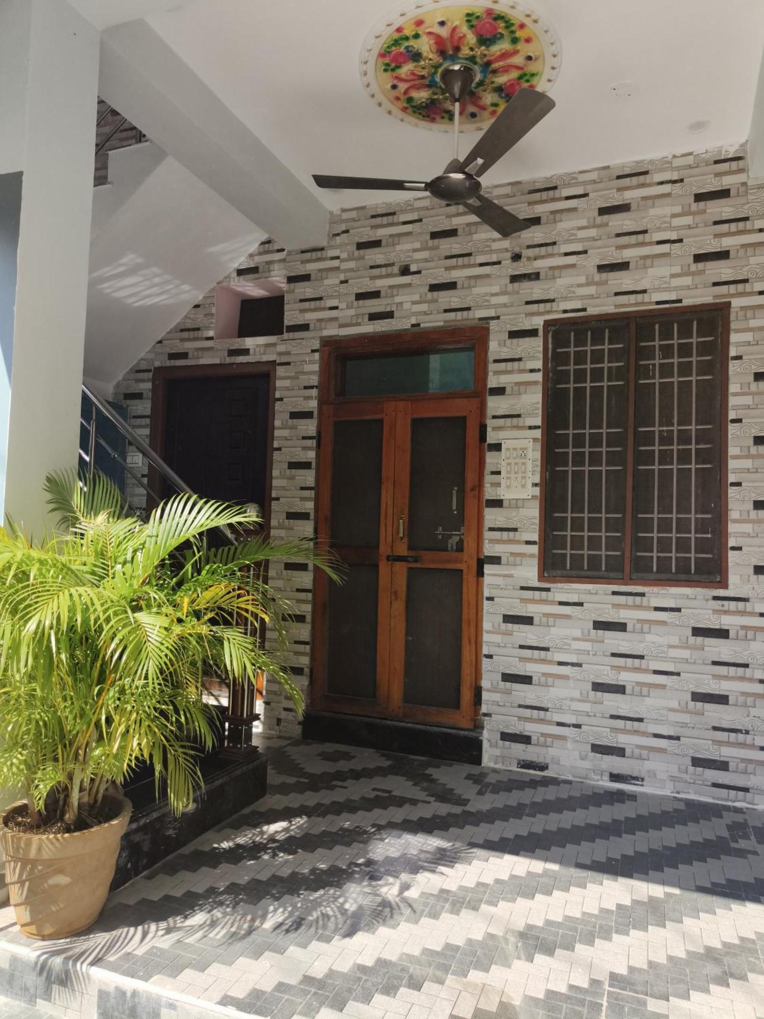 Liya Guest House Tiruvannāmalai Eksteriør bilde